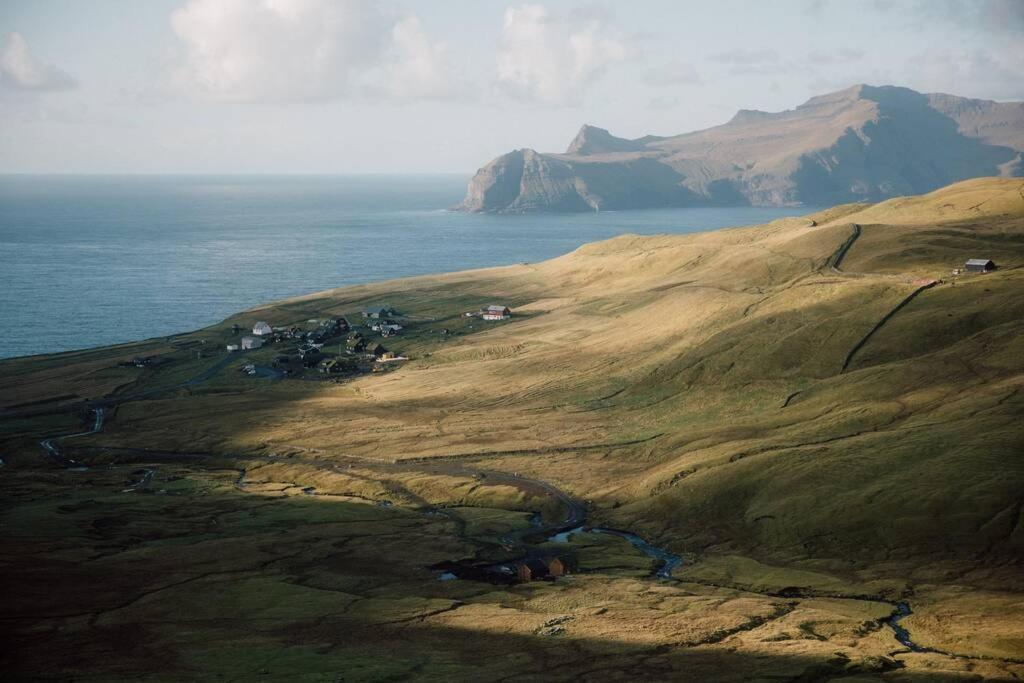 Múlafossur Cottage No 3 by Famous Waterfall in Gásadalur Esterno foto